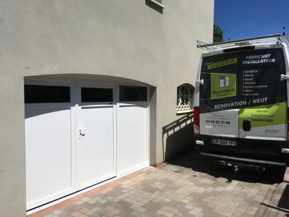 porte-entree-aluminium-securisee.jpg