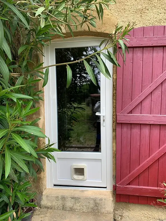 porte-entree-sur-mesure-inox.jpg